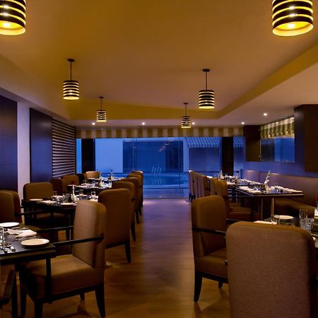 Готель Golden Tulip Bhiwadi Екстер'єр фото