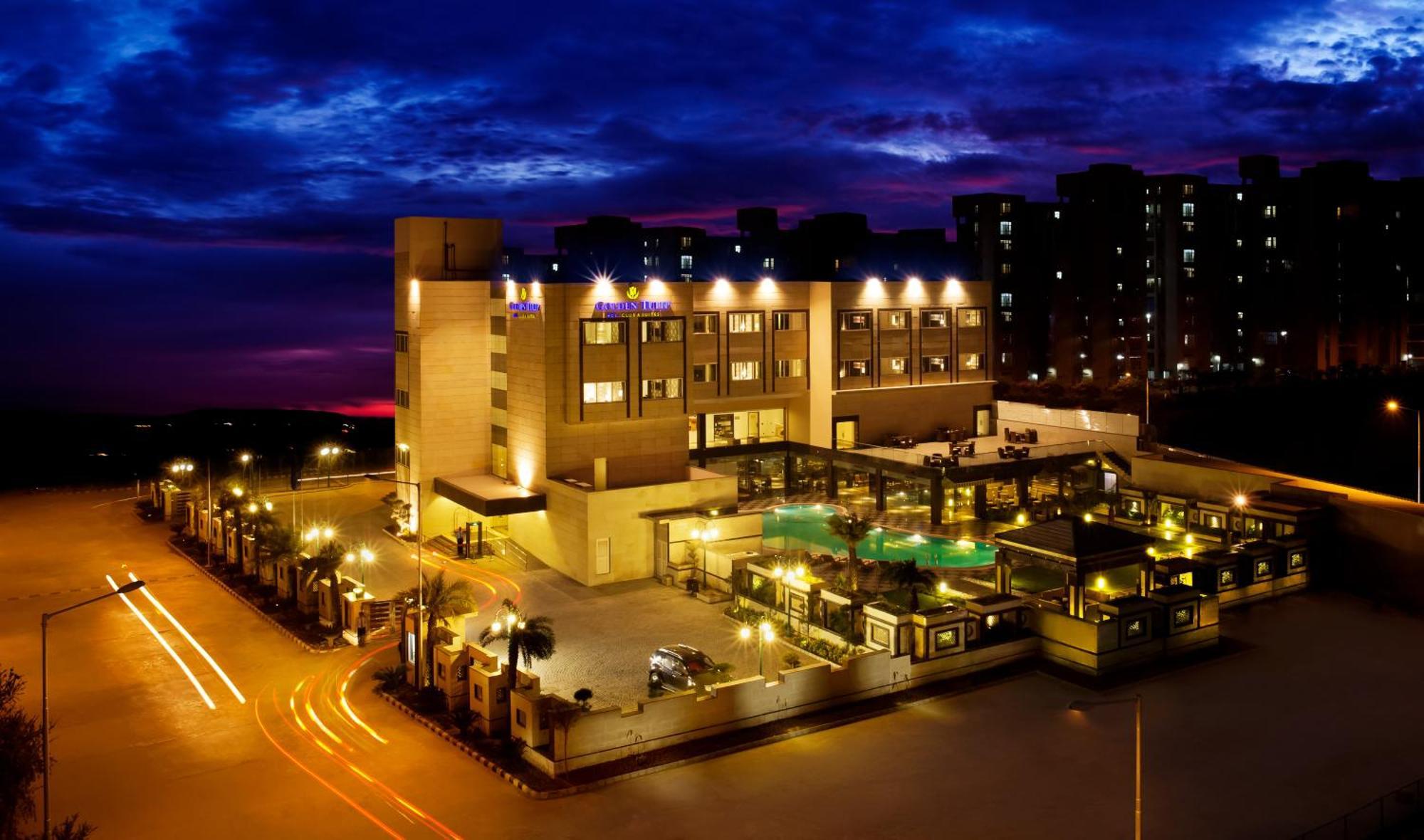 Готель Golden Tulip Bhiwadi Екстер'єр фото