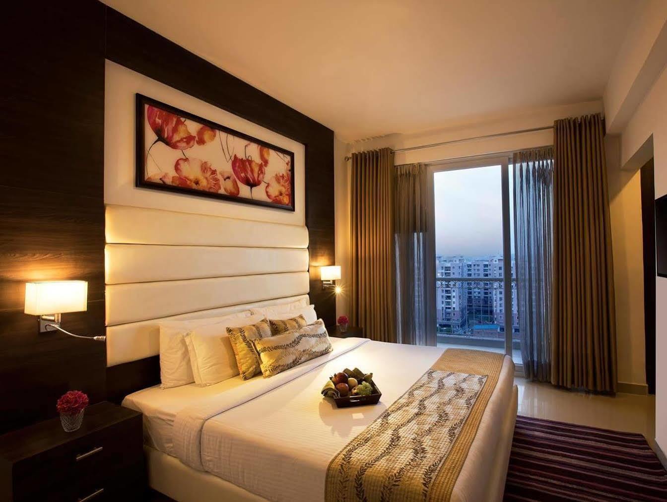 Готель Golden Tulip Bhiwadi Екстер'єр фото