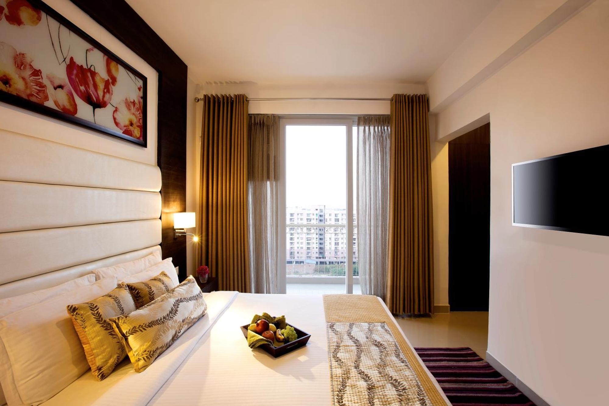 Готель Golden Tulip Bhiwadi Екстер'єр фото